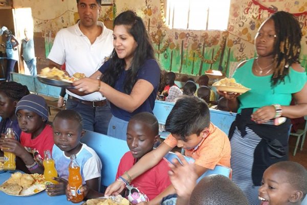 Die kinder ernähren die ganze familie spanisch