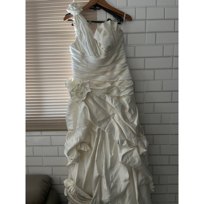 Wedding dress in sale