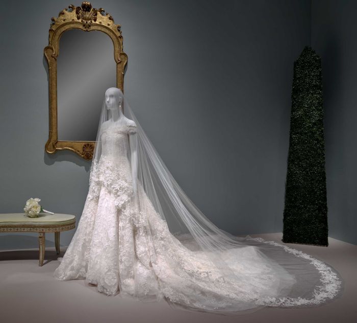 Oscar de la renta dress wedding