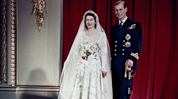 Queen elizabeth wedding dress