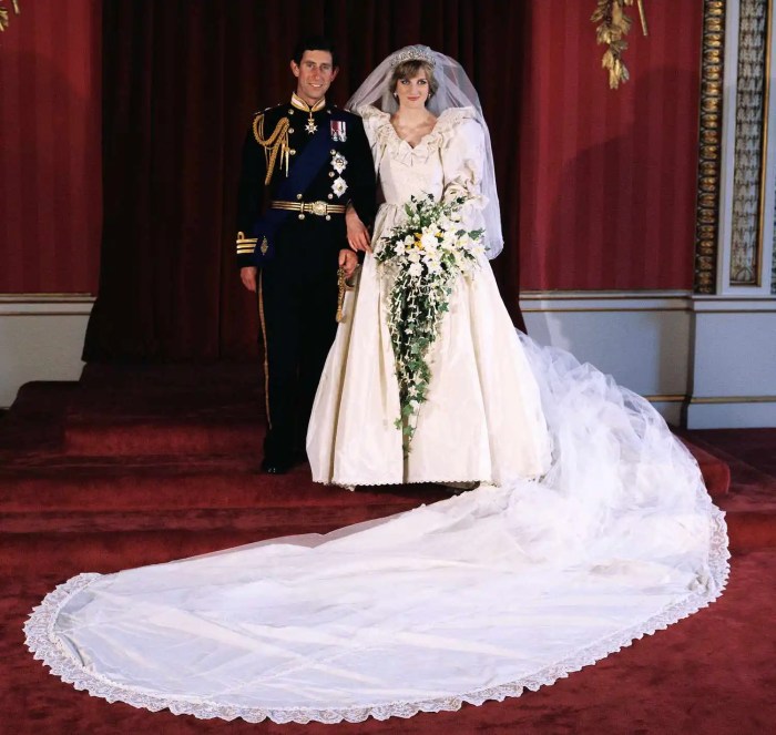 Diana wedding dress princess royal lady dianas charles was prince dresses elizabeth spencer weddings di princesa wales england tussauds madame